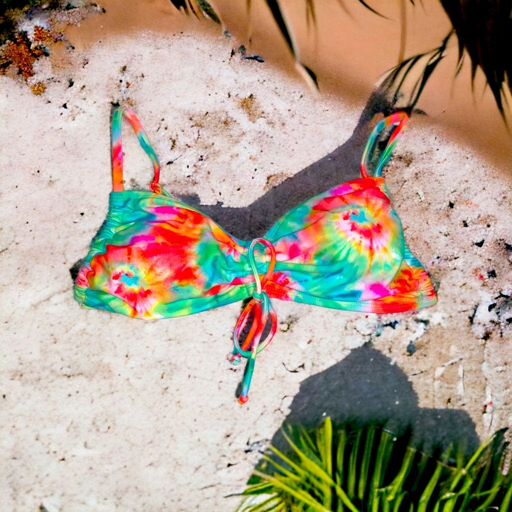 🌸✨NO BOUNDARIES✨ Tie Dye Swim Suit Top